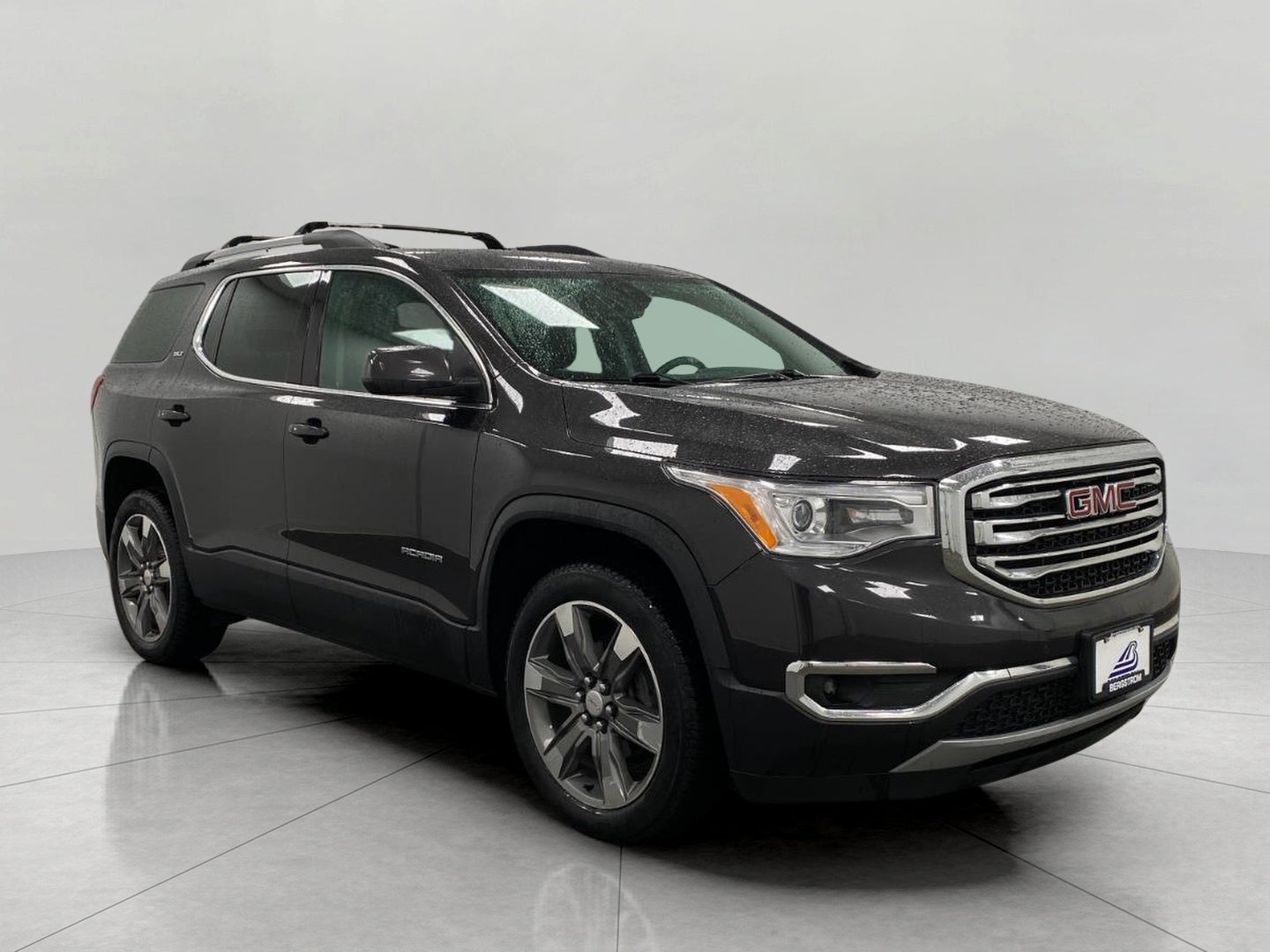 2017 GMC Acadia FWD 4dr SLT w/SLT-2 in Iridium Metallic — front three-quarter view