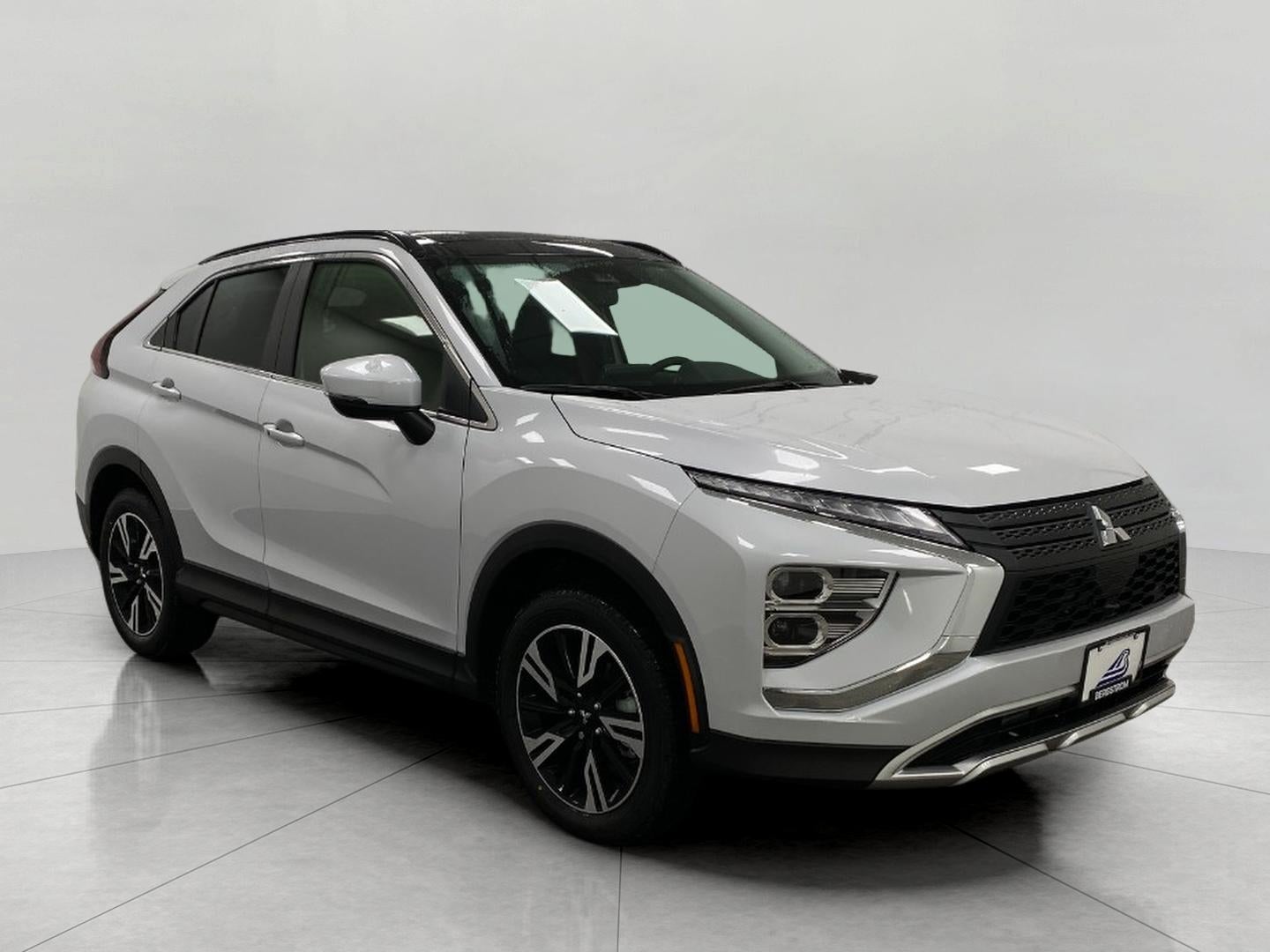 2026 Mitsubishi Eclipse Cross SE S-AWC in White Diamond — front three-quarter view