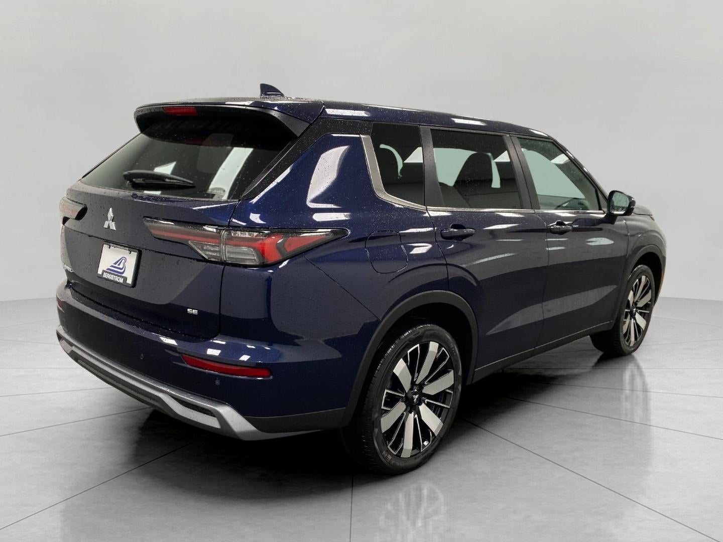 2026 Mitsubishi Outlander — rear three-quarter view
